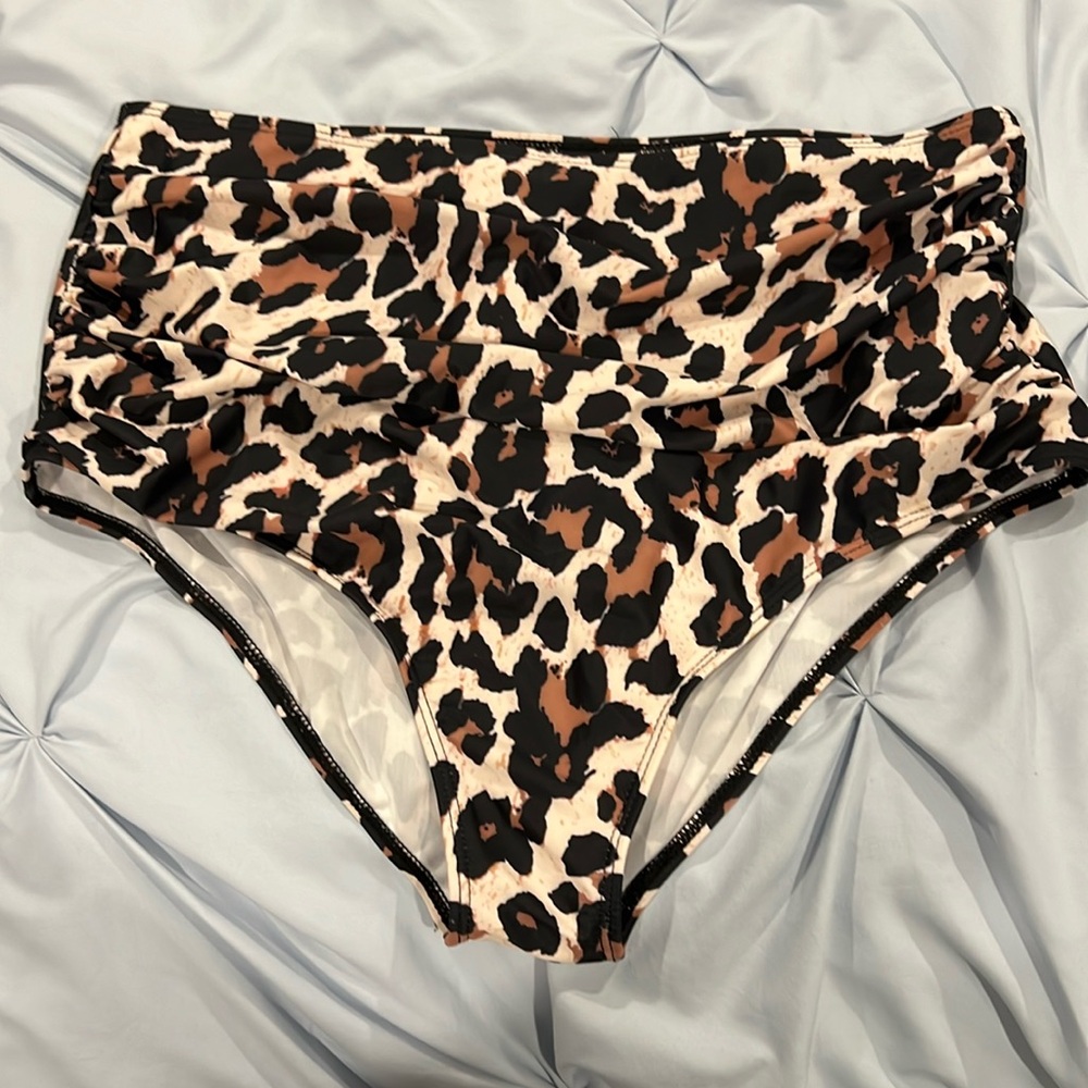 Leopard print bathing suit bottom, XL with tummy control